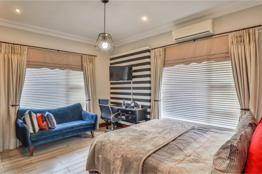 6 Bedroom Property for Sale in Birdwood Estate North West